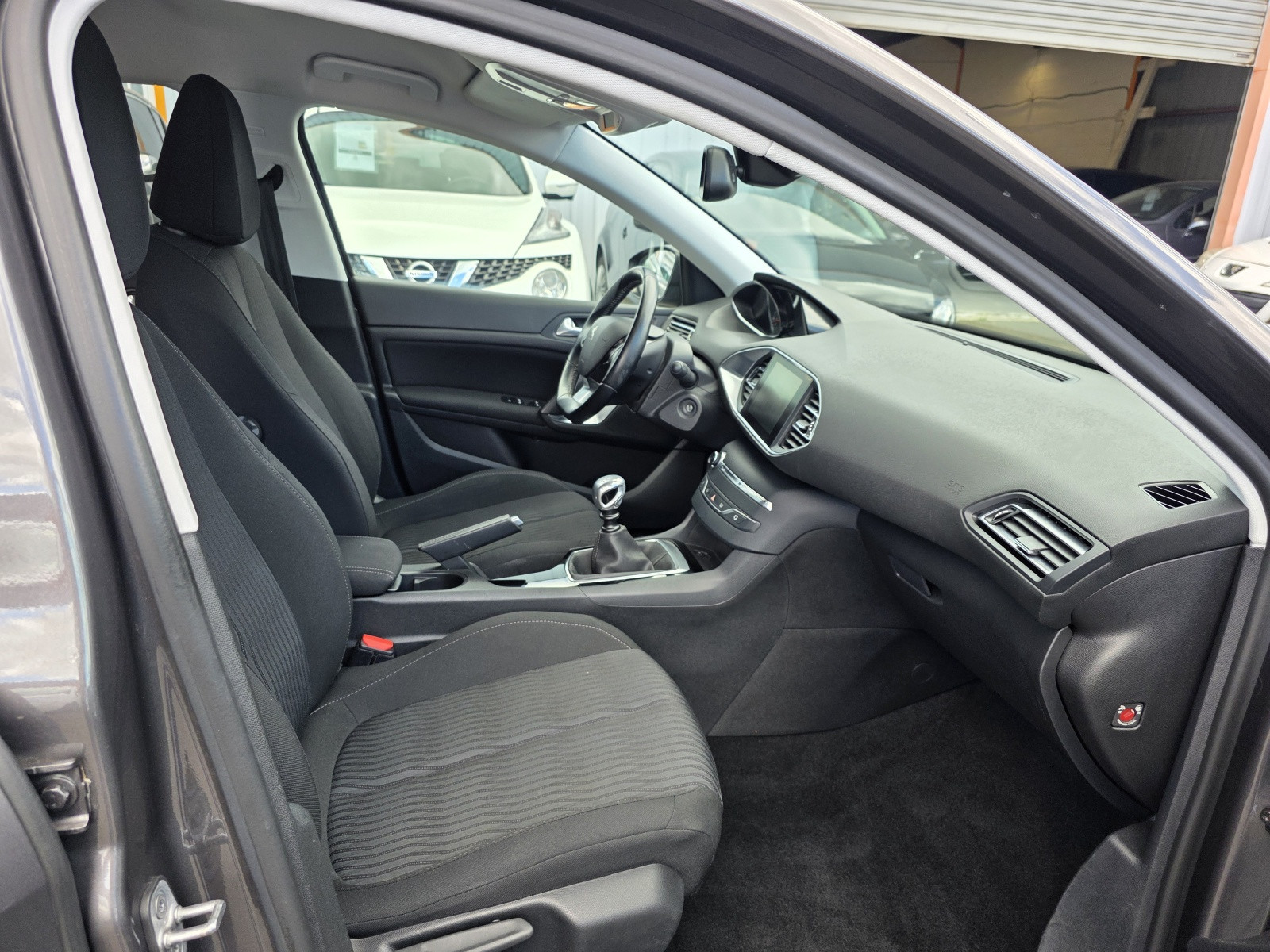 
                                                Voiture
                                                 PEUGEOT 308 SW - 1.6 Blue-HDi 120 CV ACTIVE - 5 CV