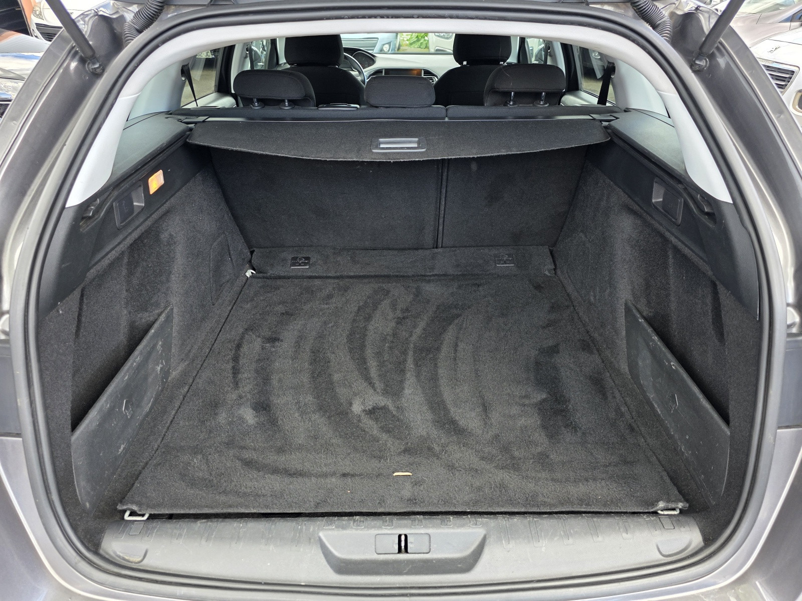 
                                                Voiture
                                                 PEUGEOT 308 SW - 1.6 Blue-HDi 120 CV ACTIVE - 5 CV