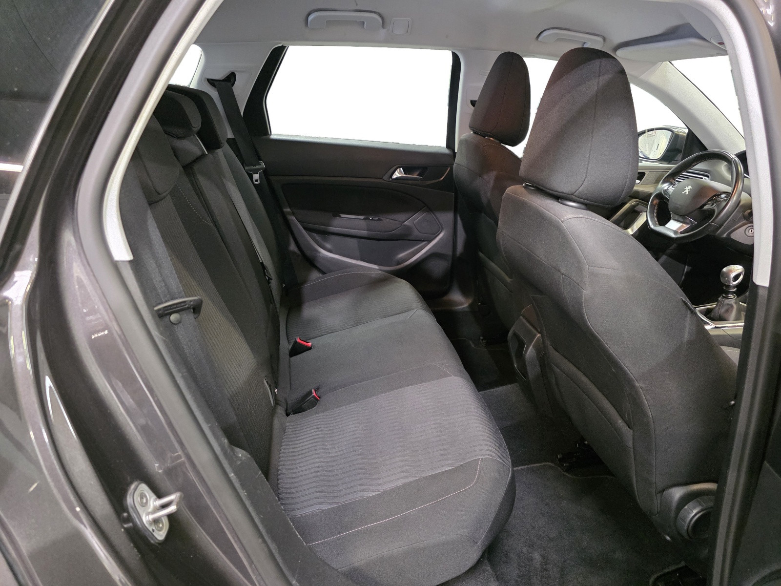 
                                                Voiture
                                                 PEUGEOT 308 SW - 1.6 Blue-HDi 120 CV ACTIVE BUSINESS - 5 CV