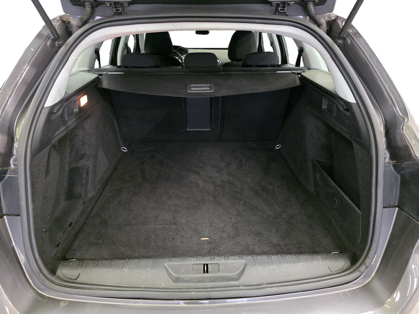 
                                                Voiture
                                                 PEUGEOT 308 SW - 1.6 Blue-HDi 120 CV ACTIVE BUSINESS - 5 CV