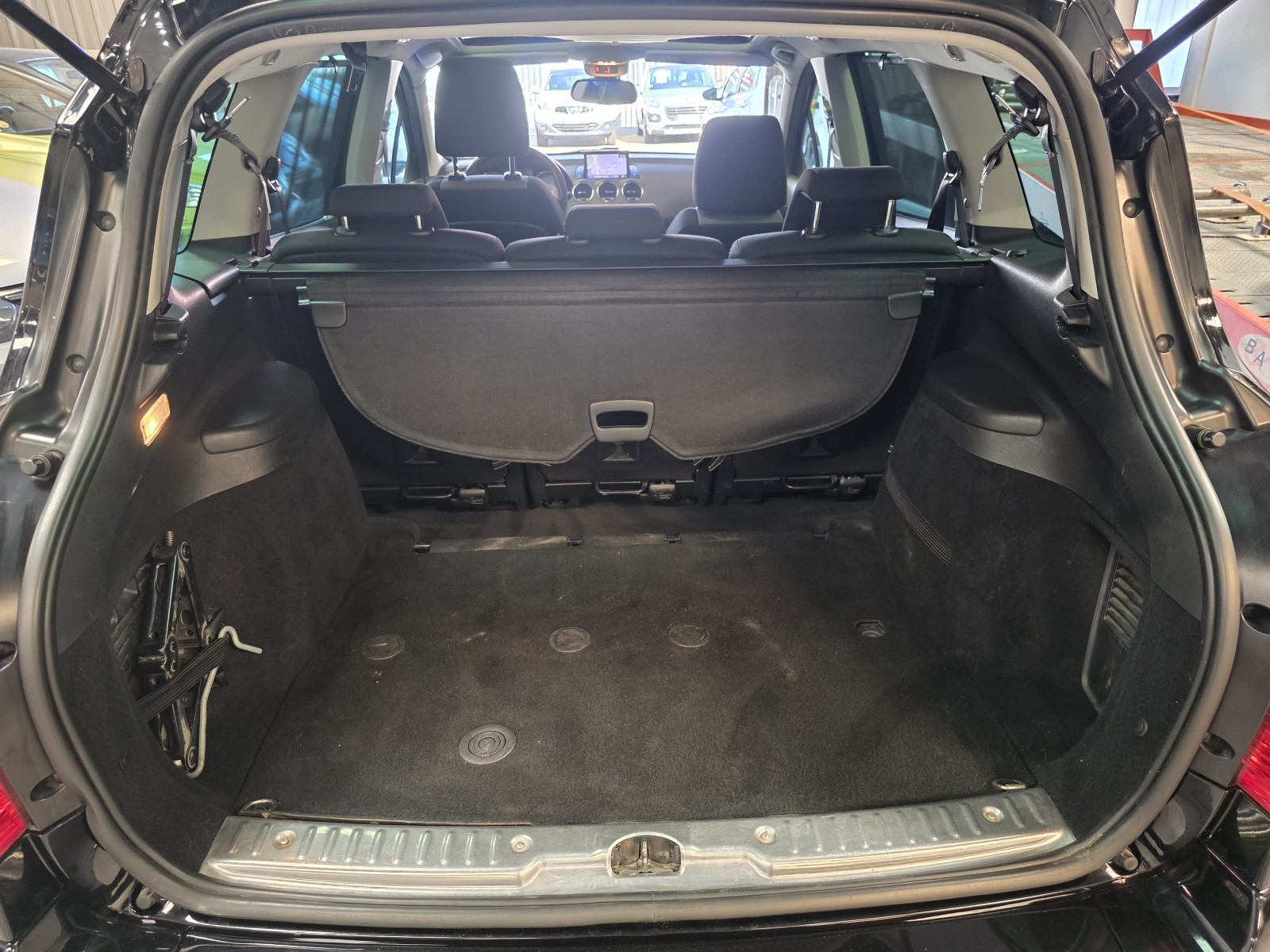 
                                                Voiture
                                                 PEUGEOT 308 SW - 1.6 HDi 110 CV ACTIVE - 6 CV
