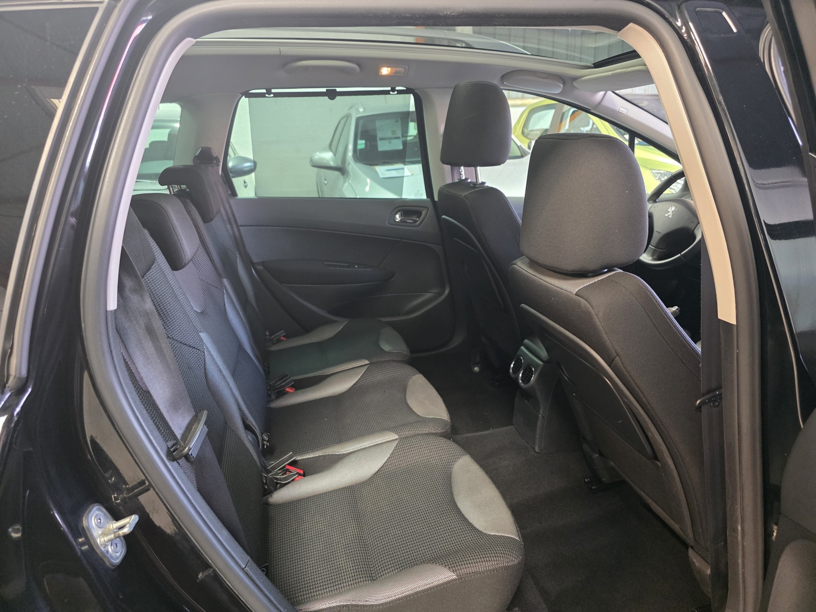
                                                Voiture
                                                 PEUGEOT 308 SW - 1.6 HDi 110 CV ACTIVE - 6 CV