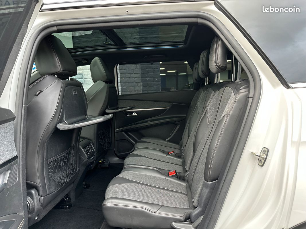 
                                                Voiture
                                                 Peugeot 5008 1.5 Blue HDI 130ch GT-Line