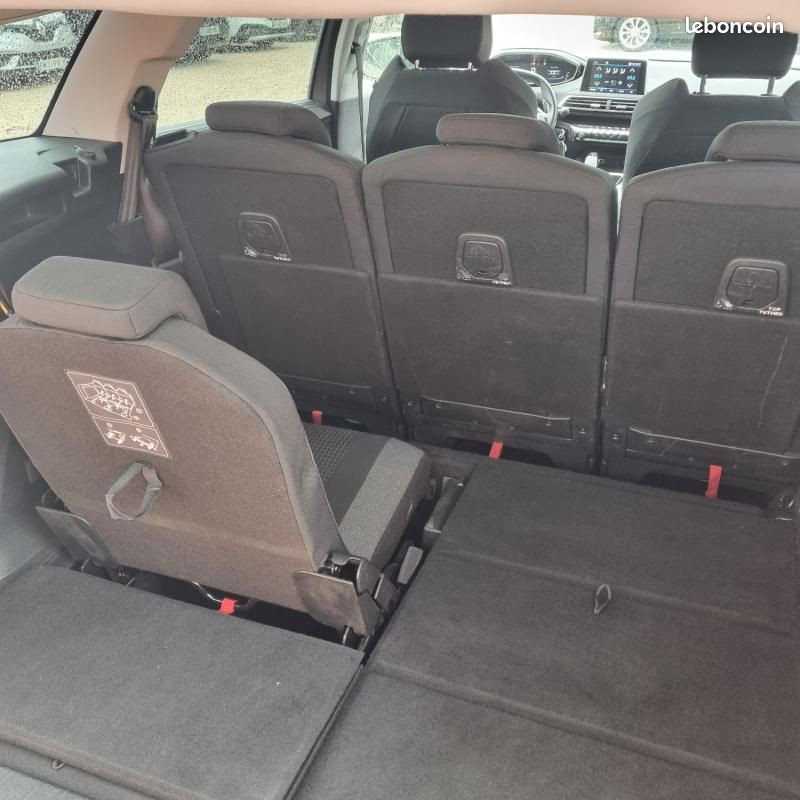 
                                                Voiture
                                                 Peugeot 5008 1.5 BlueHDi EAT8 S&S 130 cv Boîte auto