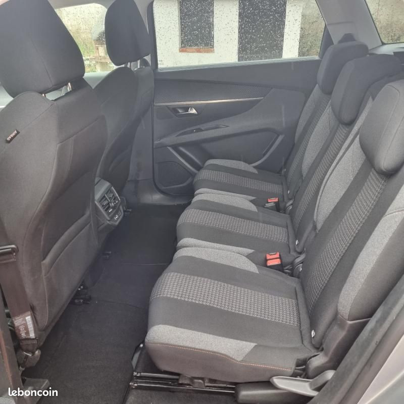 
                                                Voiture
                                                 Peugeot 5008 1.5 BlueHDi EAT8 S&S 130 cv Boîte auto