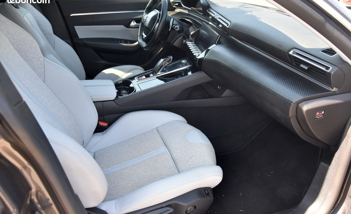
                                                Voiture
                                                 Peugeot 508 II SW HYBRID 225ch Allure E-EAT8 -63 000 km