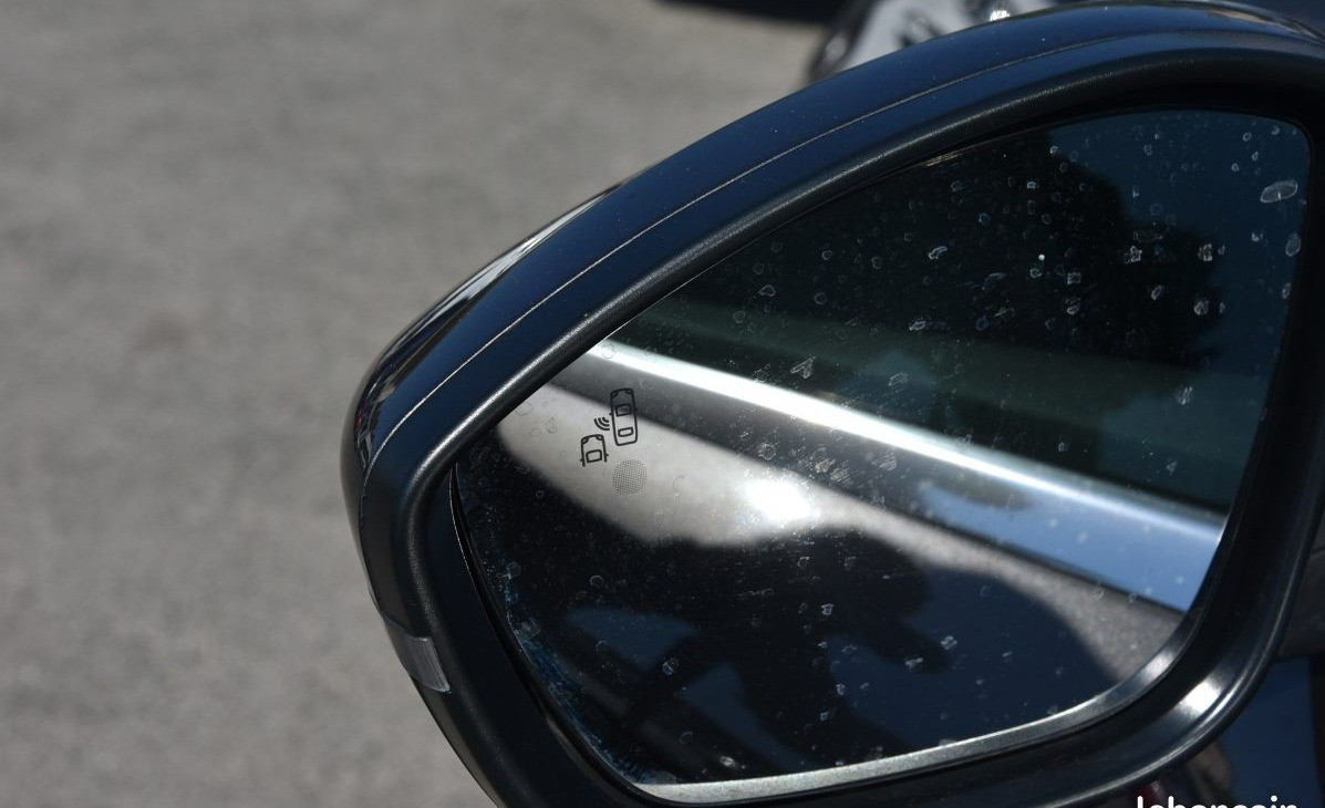 
                                                Voiture
                                                 Peugeot 508 II SW HYBRID 225ch Allure E-EAT8 -63 000 km