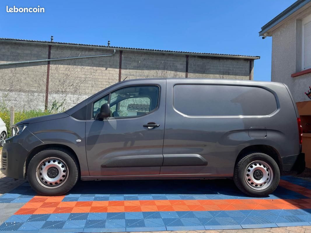 
                                                Voiture
                                                 Peugeot Partner 1.5 BlueHDi 16V L2 EAT8 130 cv Boîte auto