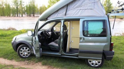 
                                                Voiture
                                                 Peugeot Partner 2.0 HDI équipé CCAR 3 co