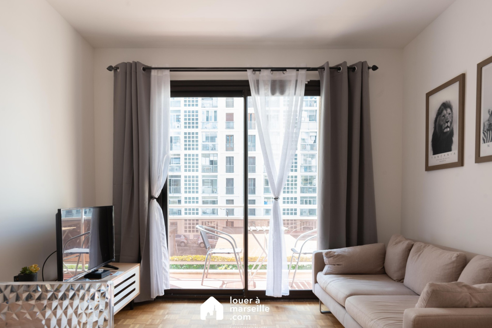 
                                                Location
                                                 Pharo Catalans