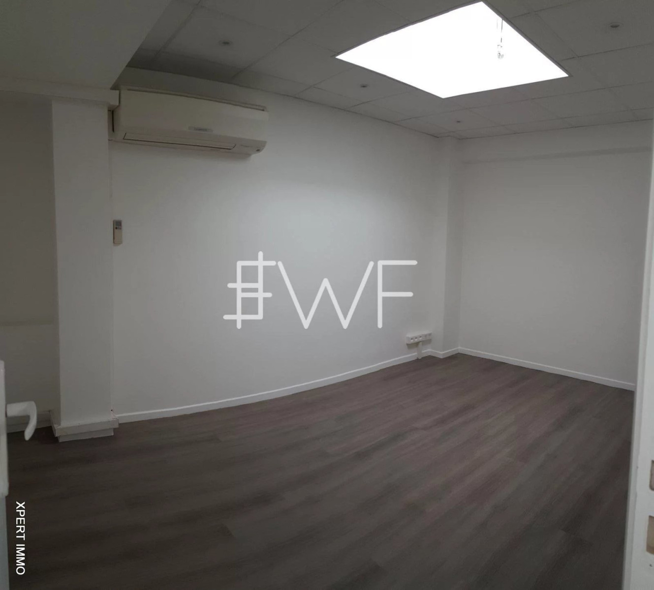 
                                                Location
                                                 Place Charles de Gaulles - 126m² bureaux