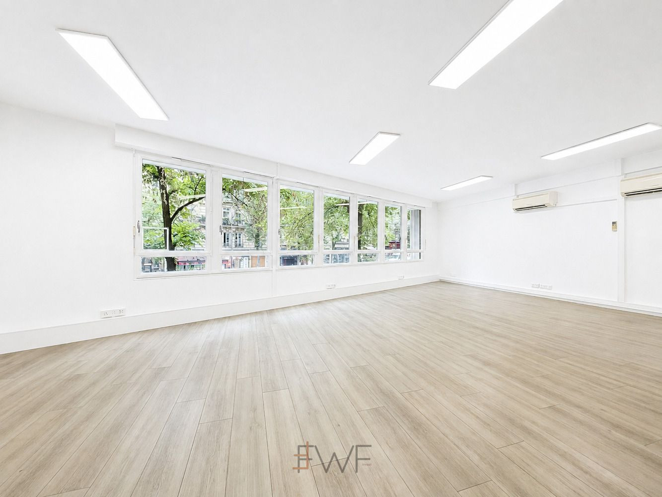 
                                                Location
                                                 Place Charles de Gaulles - 126m² bureaux