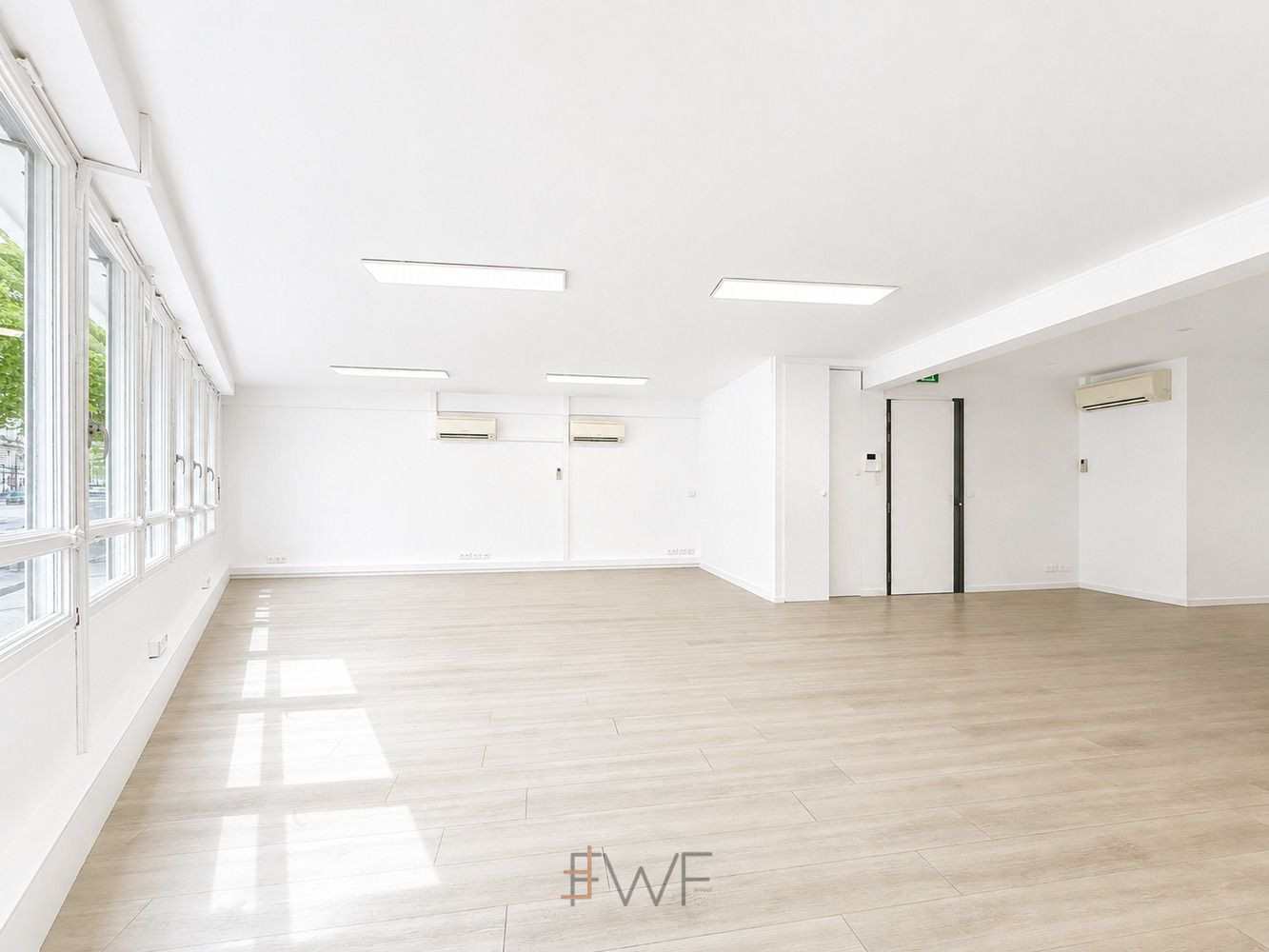 
                                                Location
                                                 Place Charles de Gaulles - 126m² bureaux