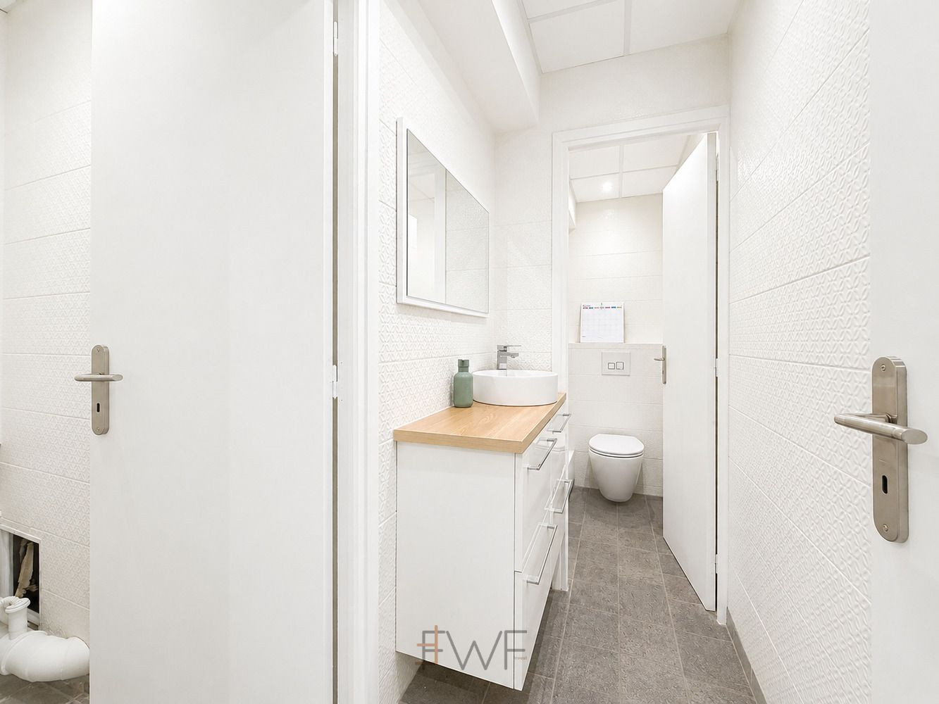 
                                                Location
                                                 Place Charles de Gaulles - 126m² bureaux