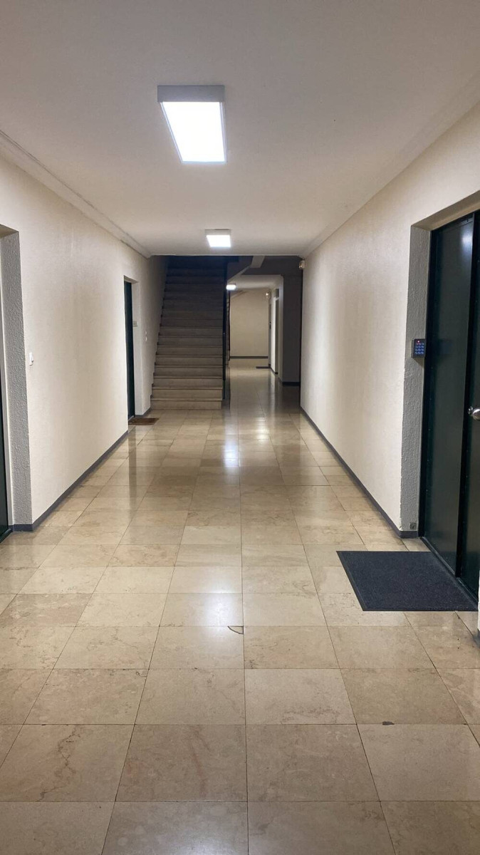 
                                                Location
                                                 PLACE DE LA CHAPELLE-30M2