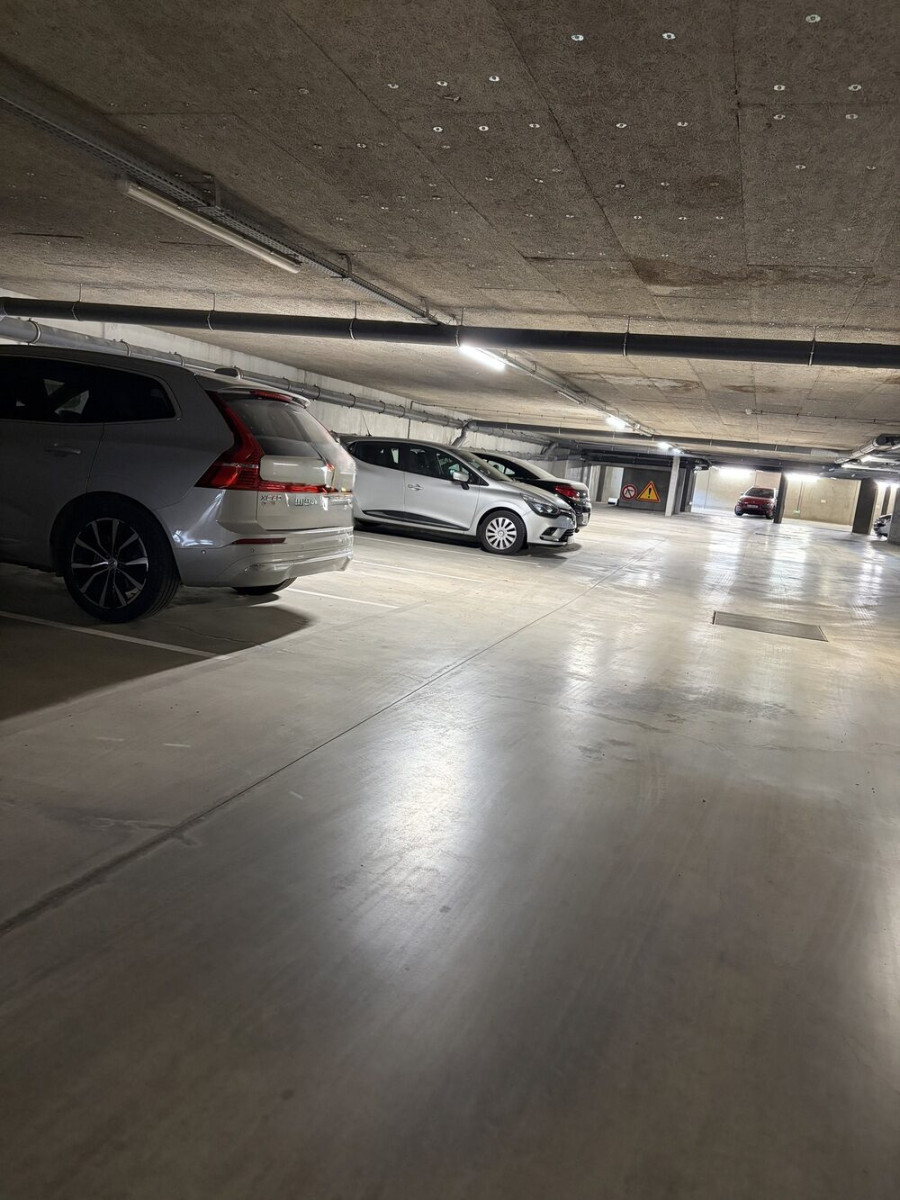 
                                                Location
                                                 Place de parking
