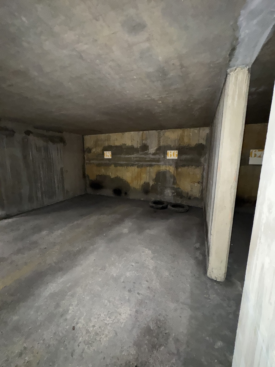 
                                                Location
                                                 Place de parking 9 m²