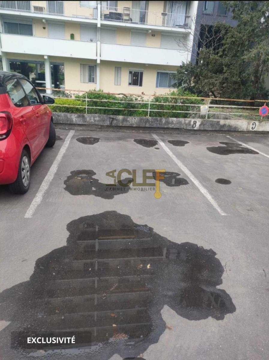 
                                                Vente
                                                 Place de parking Avenue Aristide Briand