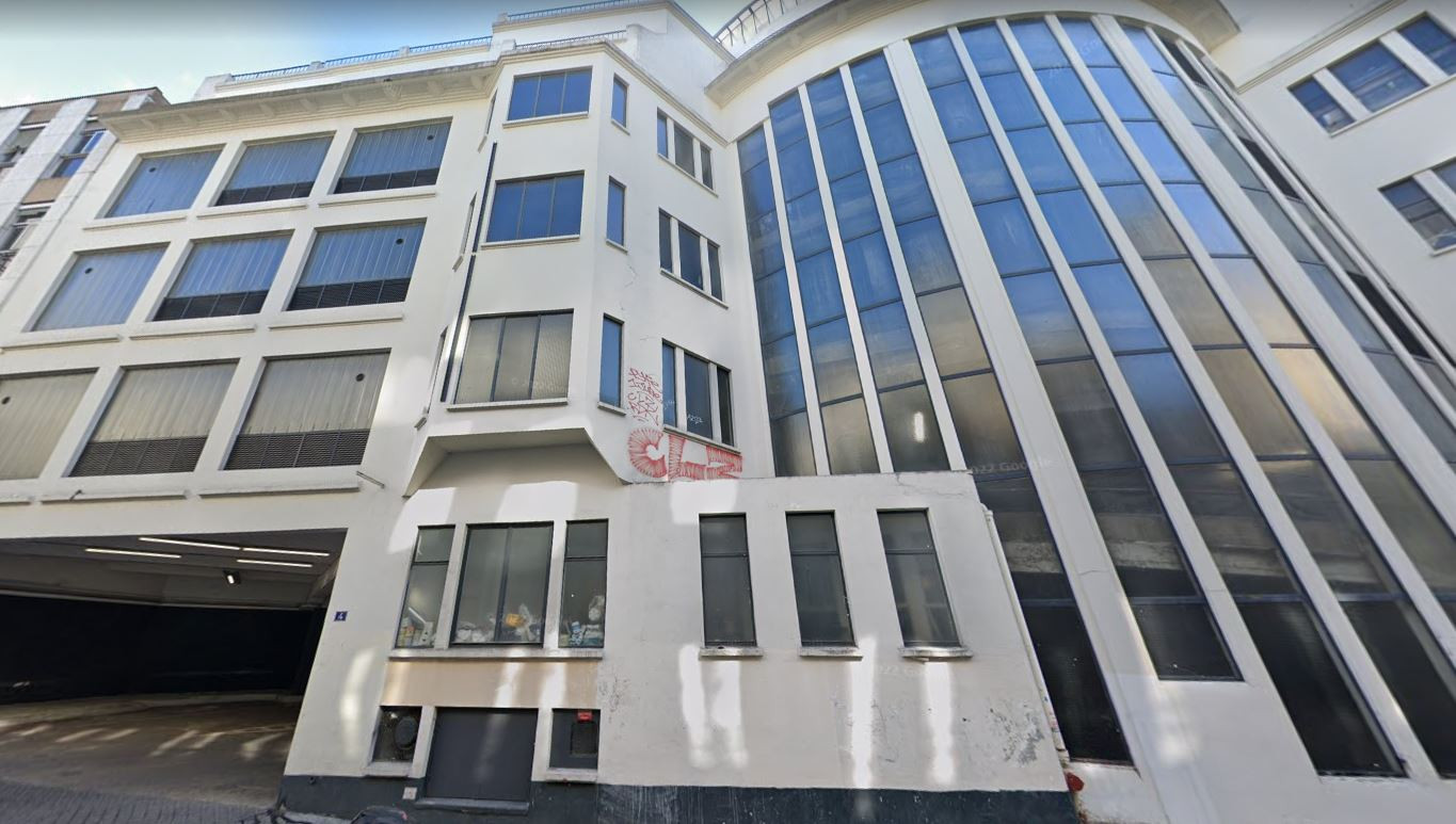 
                                                Location
                                                 Place de parking sécurisé place blanche, paris 18