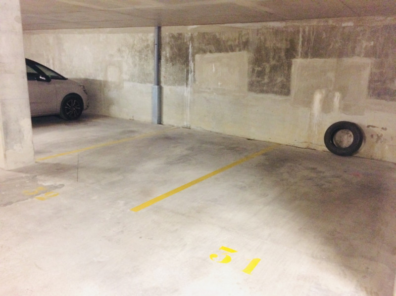 
                                                Location
                                                 Place de parking souterrain sécurisée   1 Pièce ·