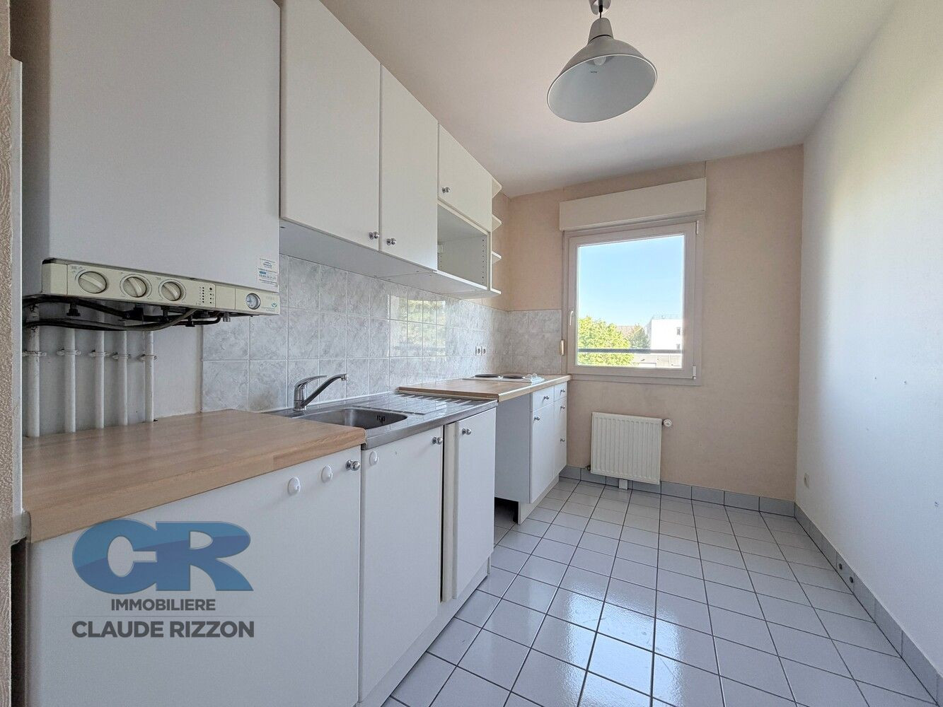 
                                                Vente
                                                 PLACE DES VOSGES - F2 à vendre