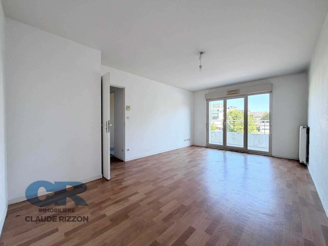 
                                                Vente
                                                 PLACE DES VOSGES - F2 à vendre