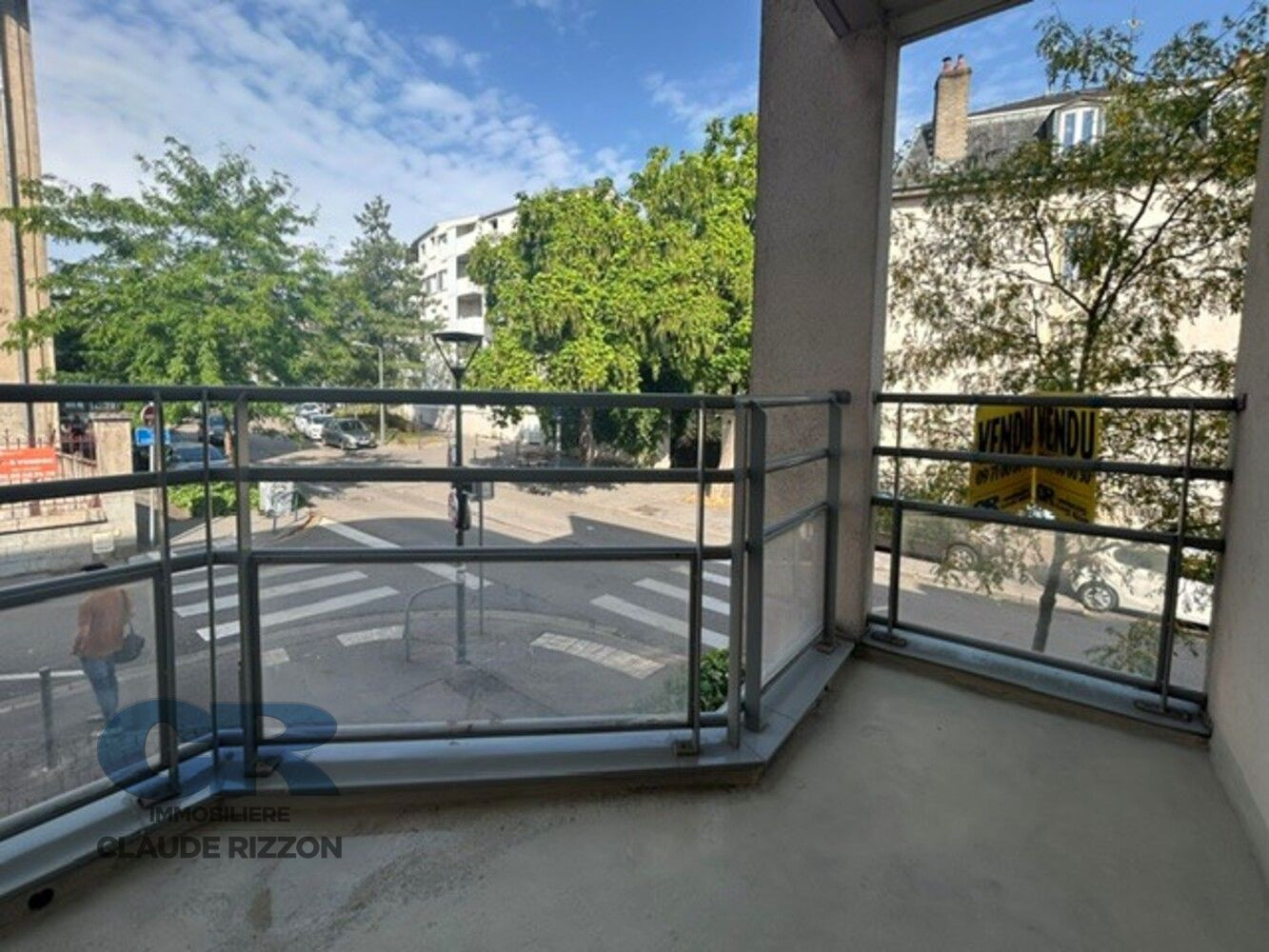 
                                                Vente
                                                 PLACE DES VOSGES - F2 à vendre
