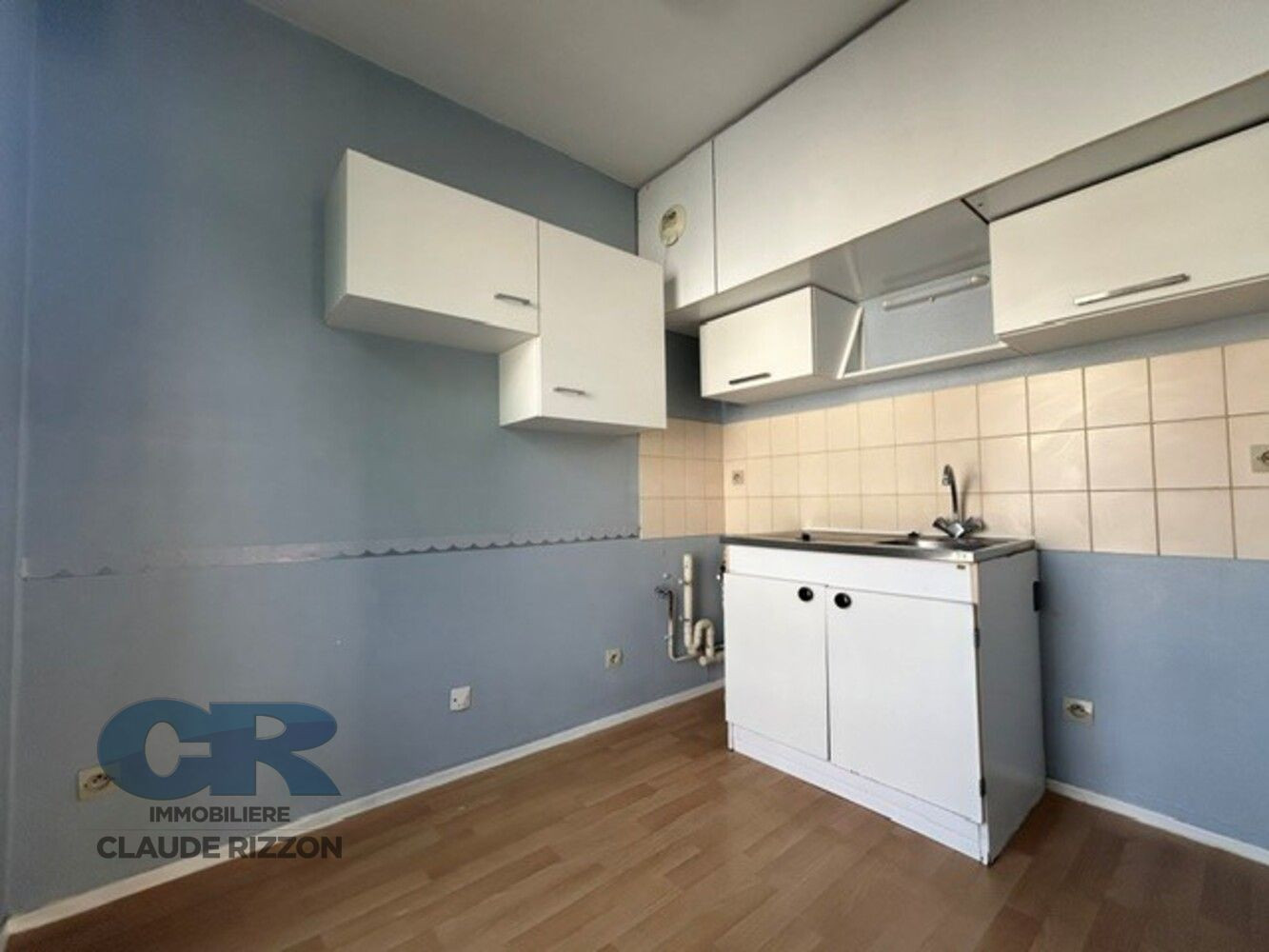 
                                                Vente
                                                 PLACE DES VOSGES - F2 à vendre