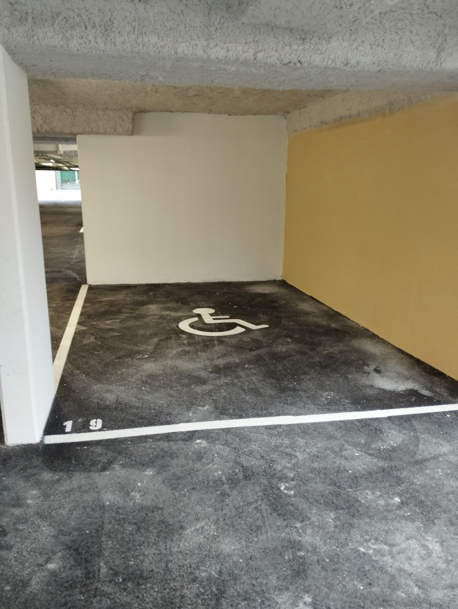 
                                                Vente
                                                 PLACES DE PARKING - COMBS LA VILLE  ( 77380)