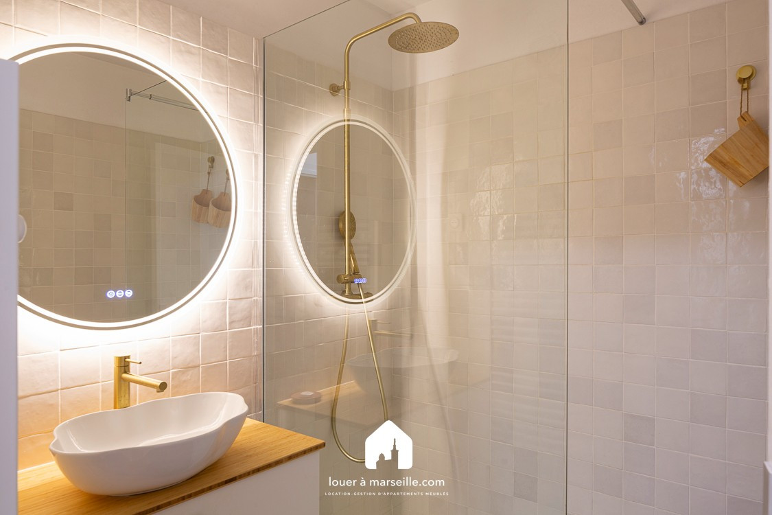 
                                                Location
                                                 Plage de David