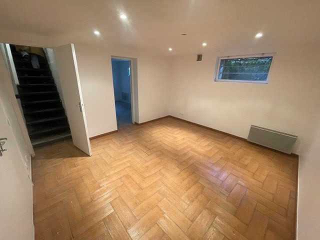 
                                                Location
                                                 PLAIN PIED 3 CHAMBRES