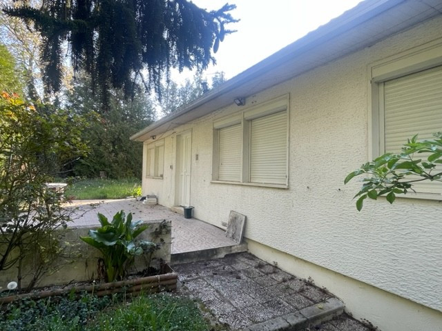 
                                                Location
                                                 PLAIN PIED 3 CHAMBRES