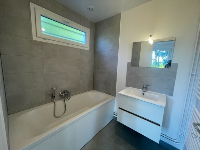 
                                                Location
                                                 PLAIN PIED 3 CHAMBRES
