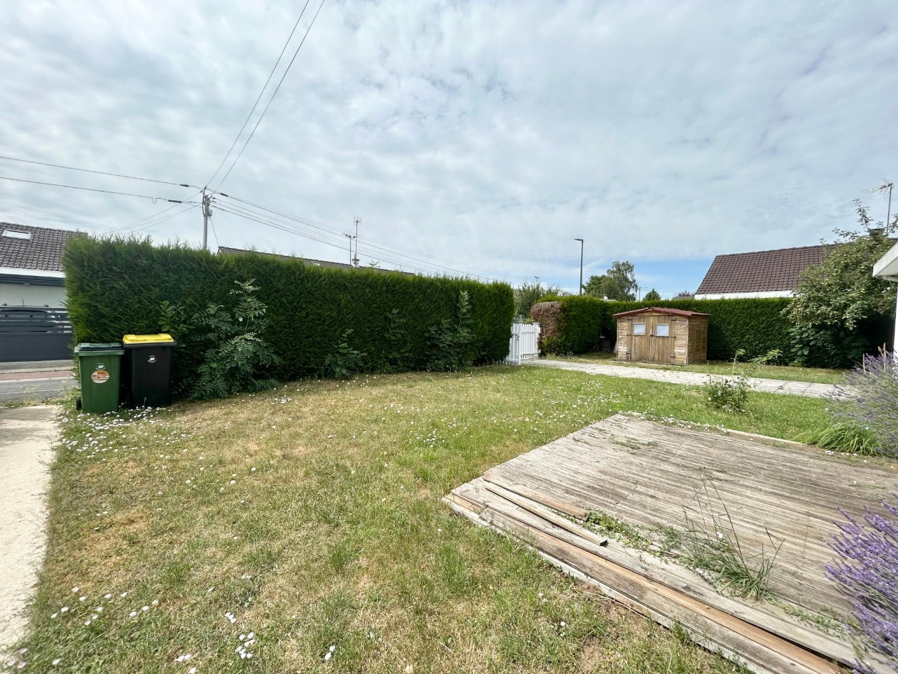 
                                                Location
                                                 plain-pied 3 chambres jardin garage