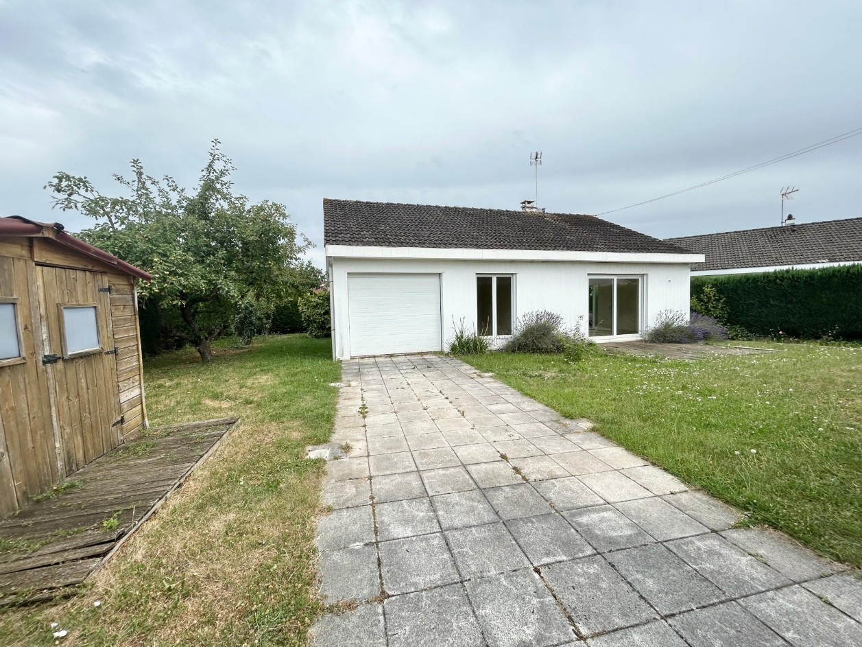
                                                Location
                                                 plain-pied 3 chambres jardin garage