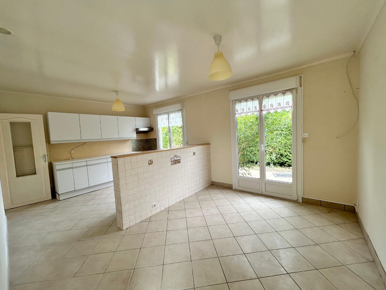 
                                                Location
                                                 plain-pied 3 chambres jardin garage