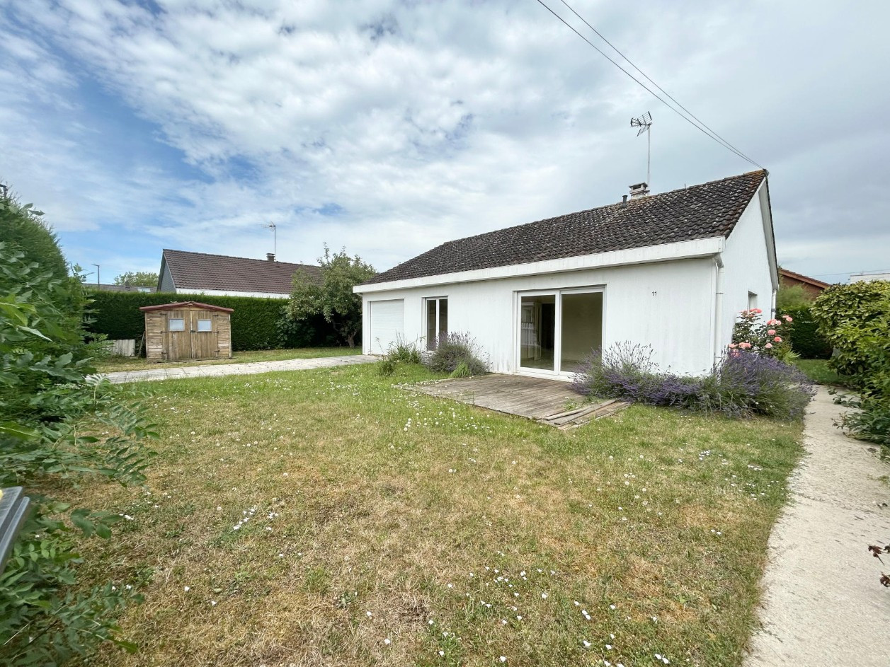 
                                                Location
                                                 plain-pied 3 chambres jardin garage