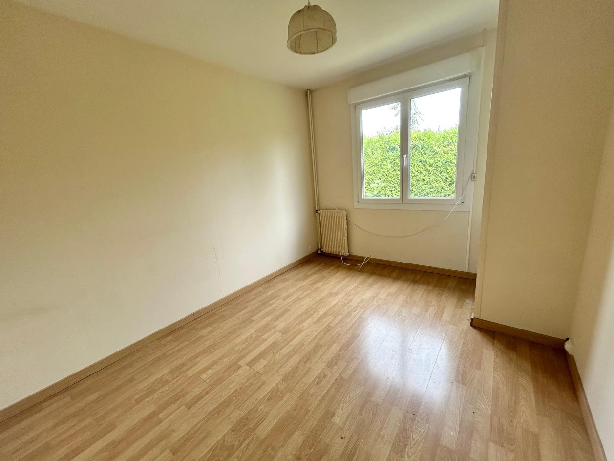 
                                                Location
                                                 plain-pied 3 chambres jardin garage