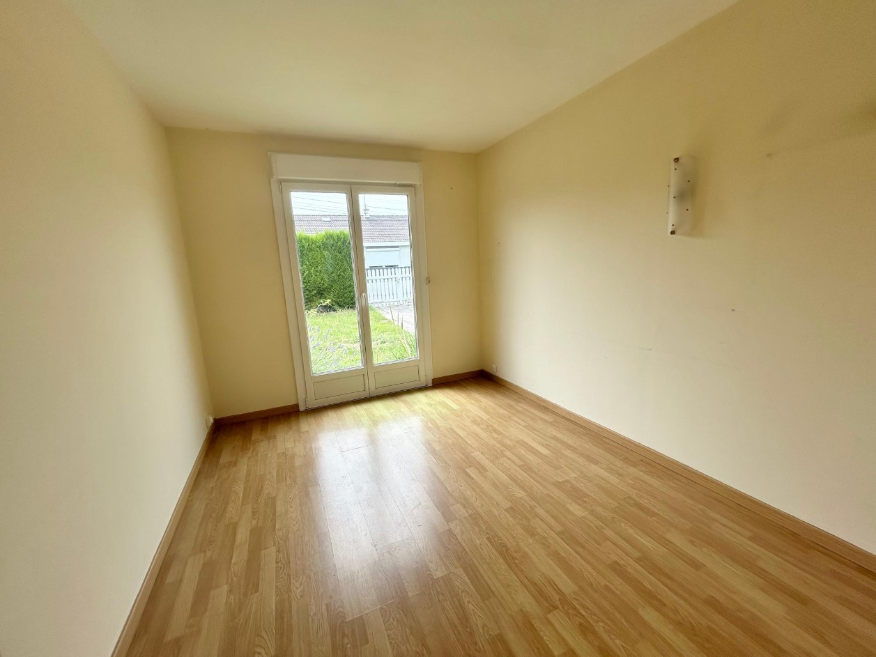 
                                                Location
                                                 plain-pied 3 chambres jardin garage