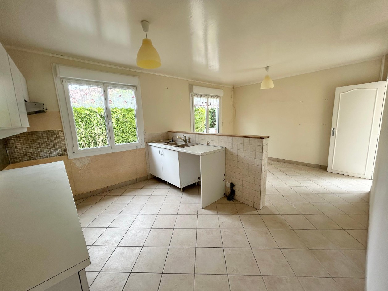 
                                                Location
                                                 plain-pied 3 chambres jardin garage