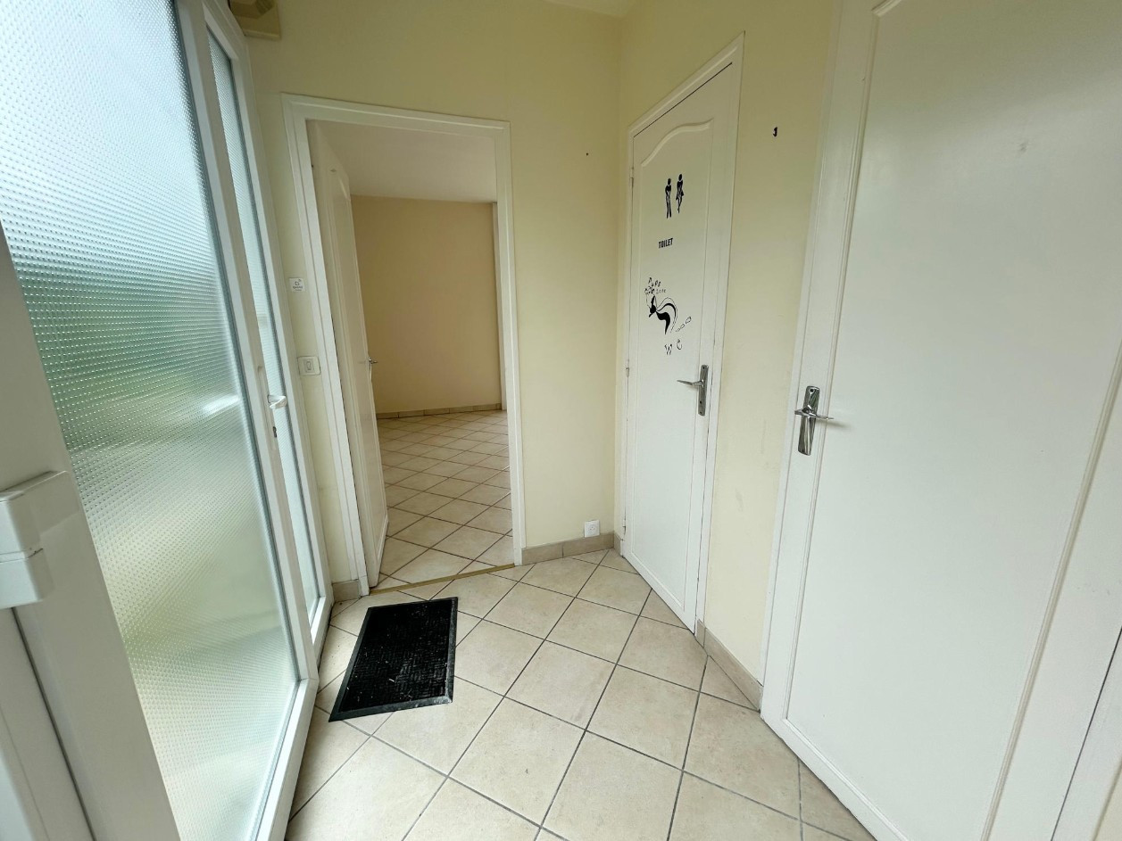
                                                Location
                                                 plain-pied 3 chambres jardin garage