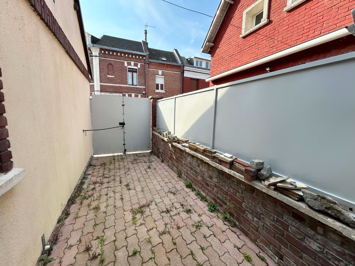 
                                                Vente
                                                 Plain pied avec extérieur 3 pièces