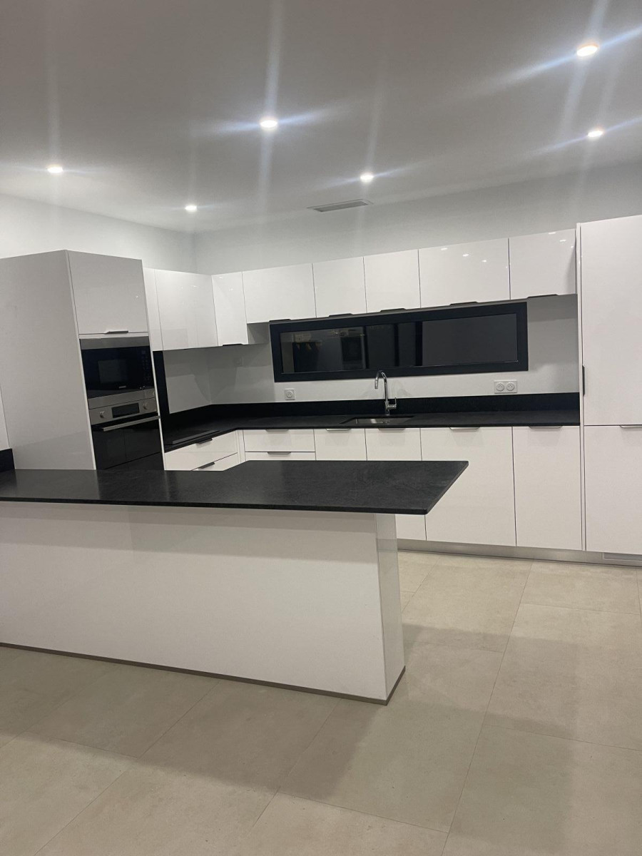 
                                                Location
                                                 Plain-pied cosy ,idéal pour une vie facile