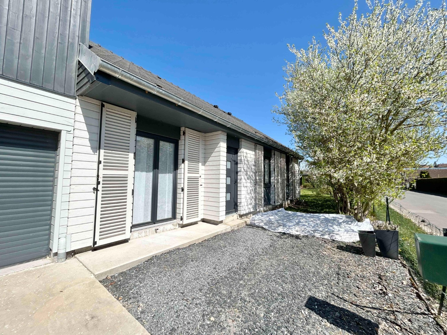
                                                Vente
                                                 Plain Pied garage jardin 4 chambres