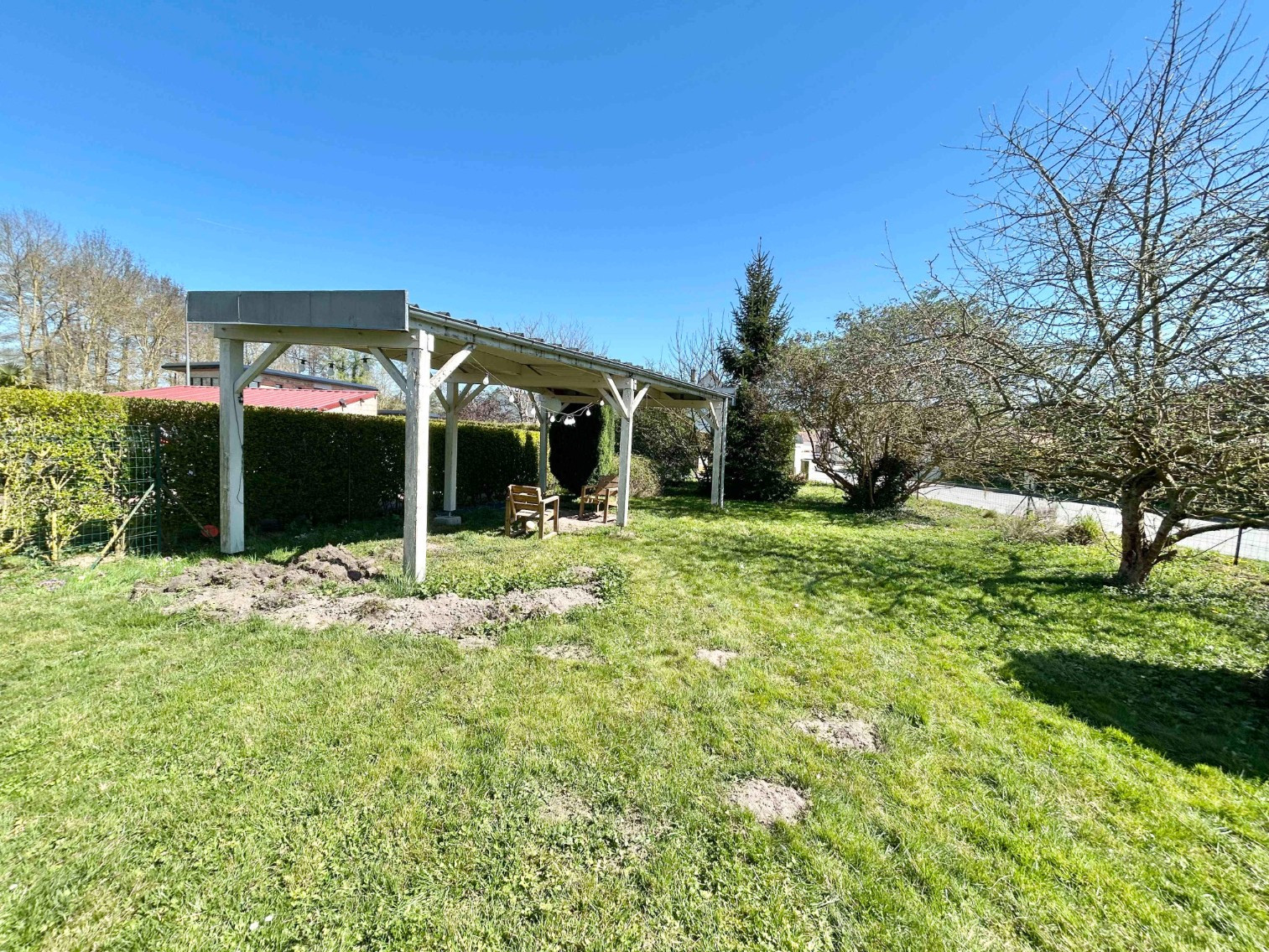 
                                                Vente
                                                 Plain Pied garage jardin 4 chambres