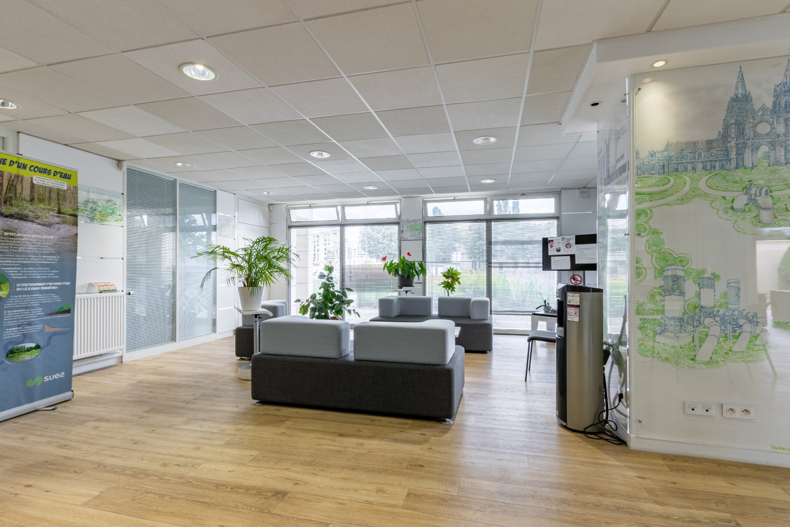 
                                                Vente
                                                 Plateau de bureaux loué 498 m² à Soissons (02)
