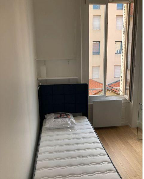 
                                                Colocation
                                                 Plein centre oullins