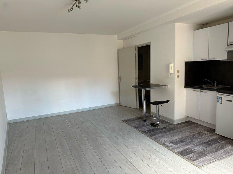 
                                                Location
                                                 Poitiers centre-ville