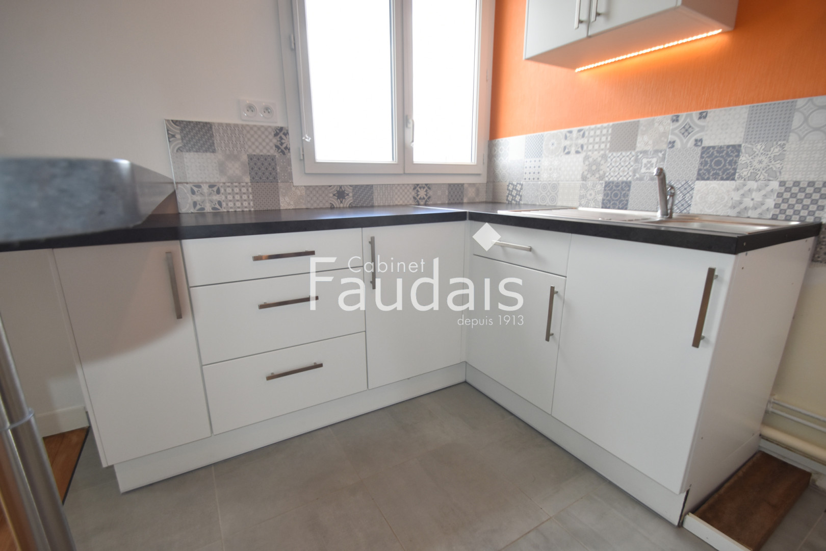 
                                                Location
                                                 PONT-HEBERT