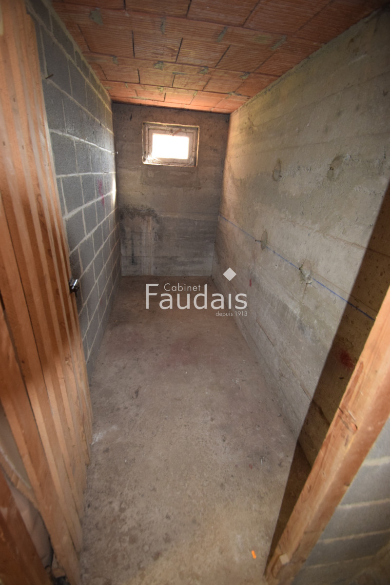 
                                                Location
                                                 PONT-HEBERT